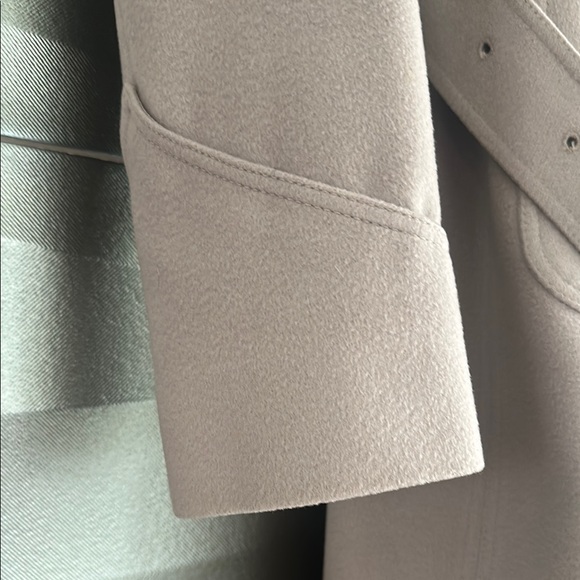 Burberry Dove Gray Coat with Many Detail gorgeous color and style. - Picture 8 of 14